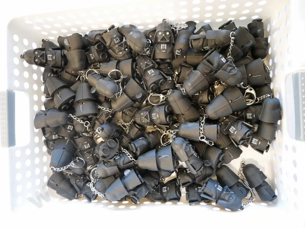 tray of Darth Vader key rings Image 1++