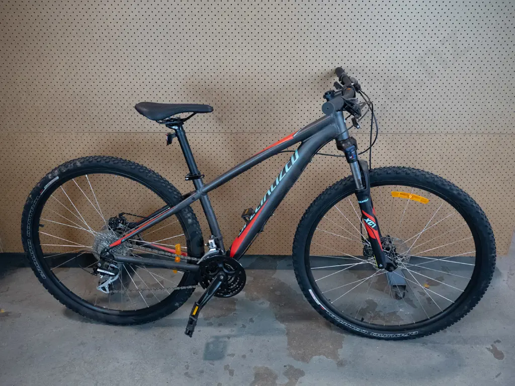 Specialized Rockhopper bike  Image 1++