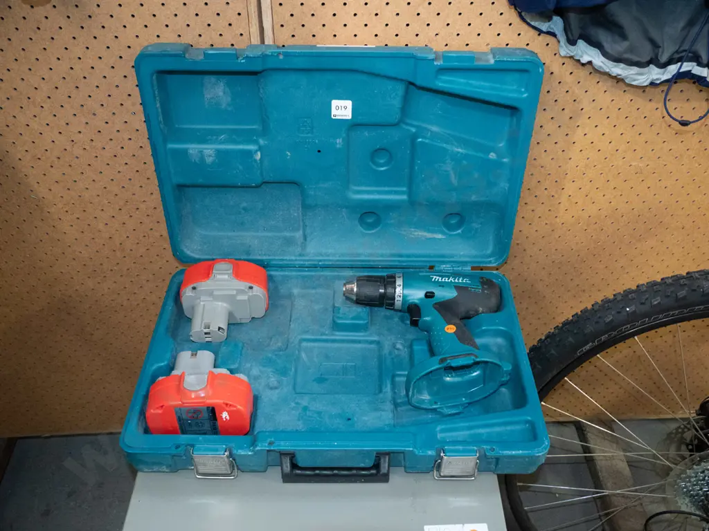 Makita Drill in Box With 2x Batteries  Image 1++