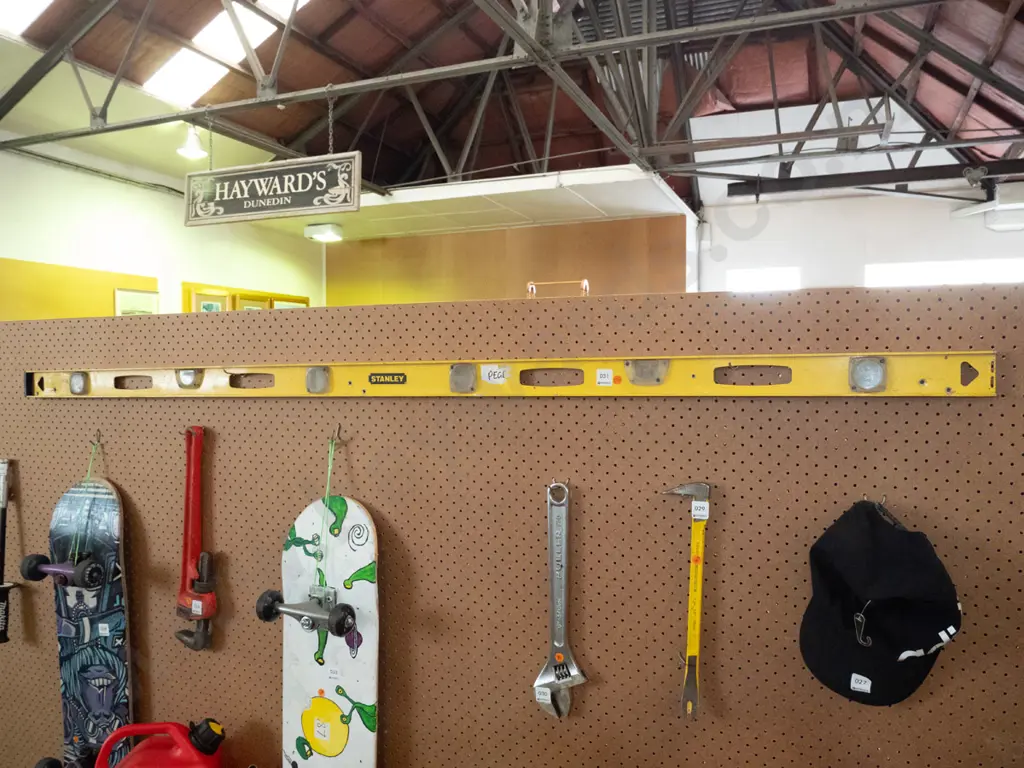 Stanley Yellow Spirit Level approx 2m  Image 1++