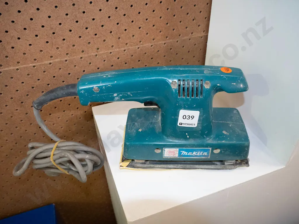 Makita Sander  Image 1++