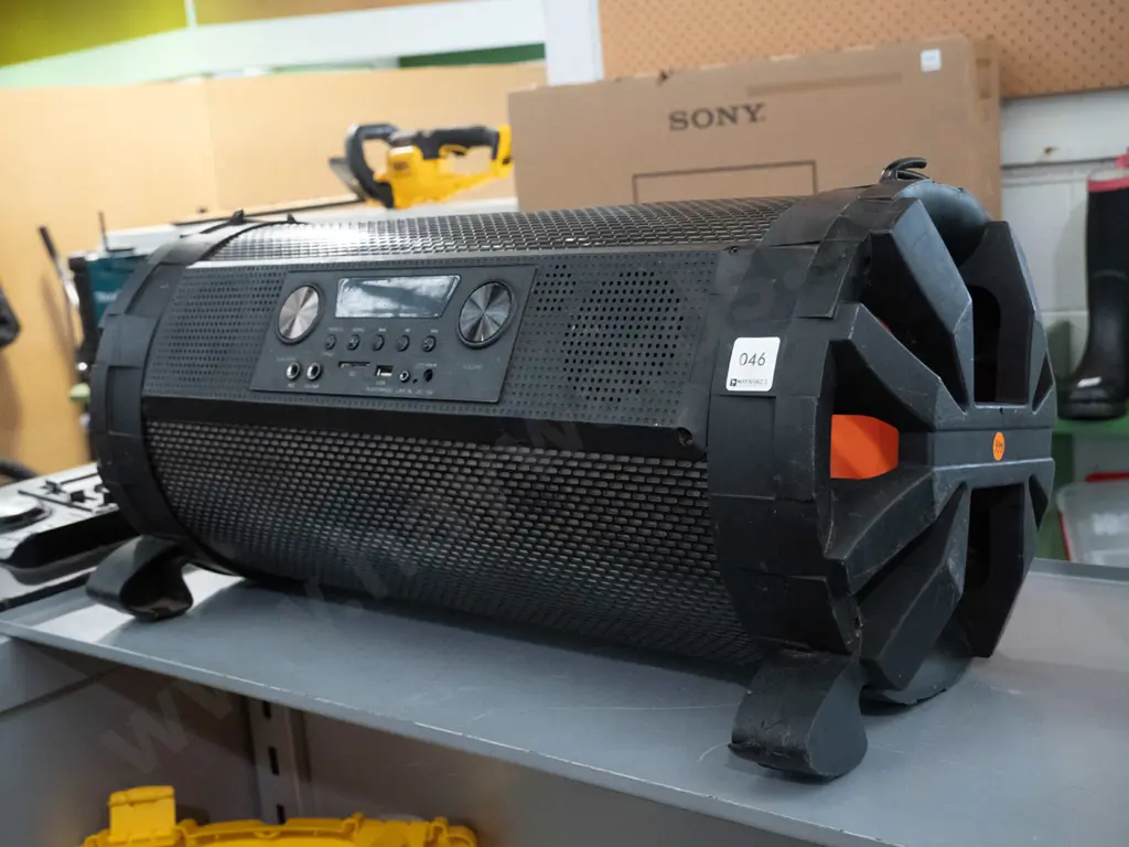 Large portable speake Image 1++