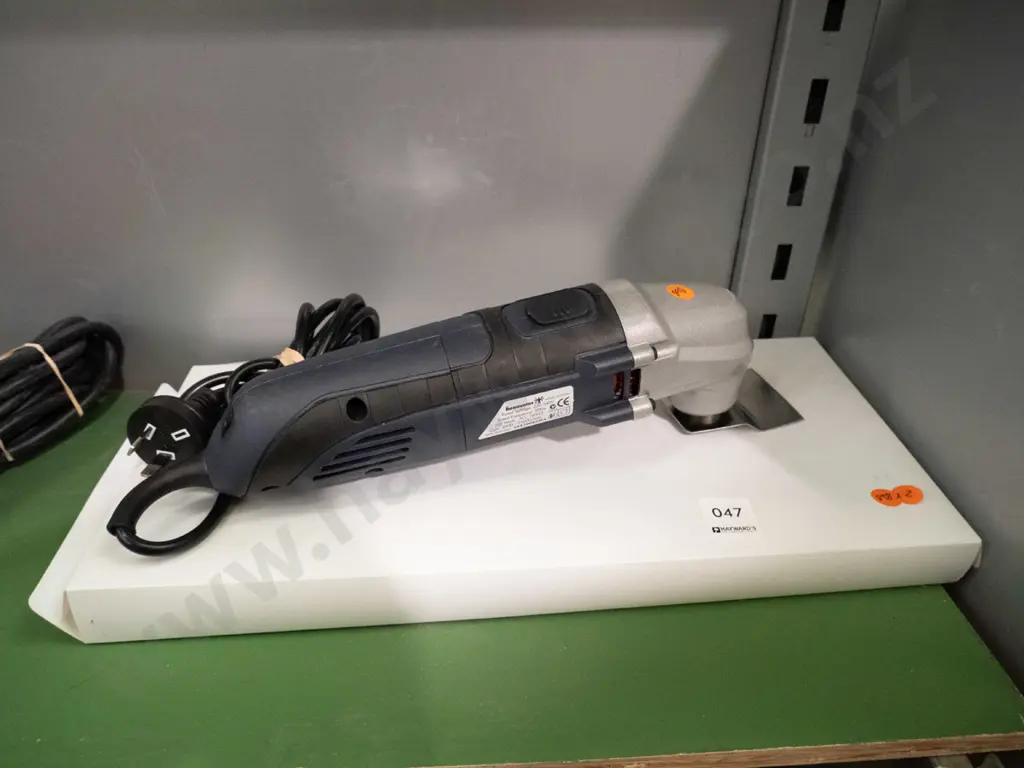 Renovator and attachments (2 items) Image 1++