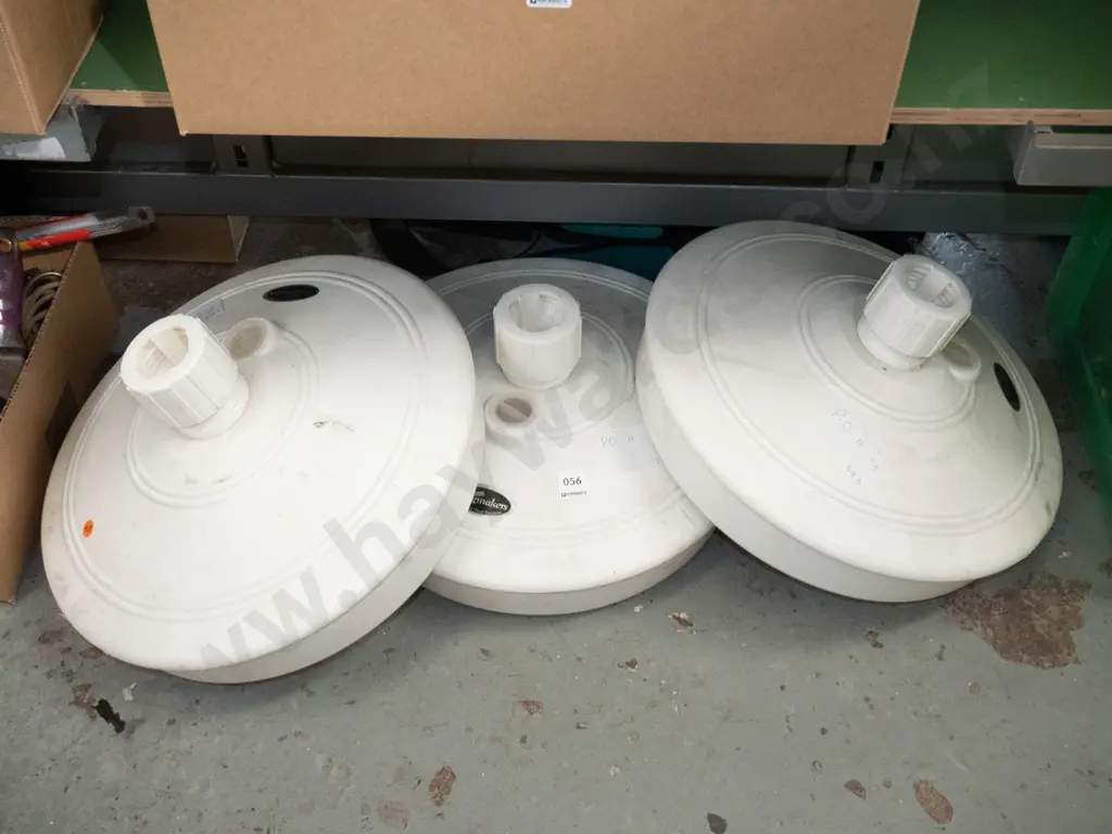 3 x umbrella stand weights Image 1++