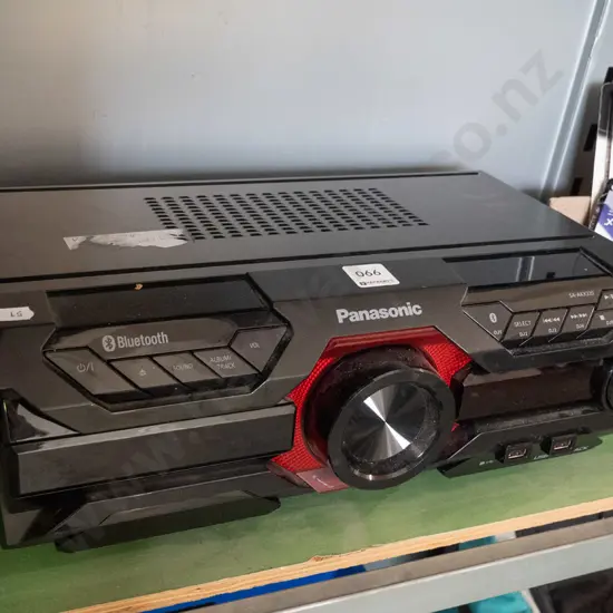 Panasonic stereo head unit, with bluetooth, no cord