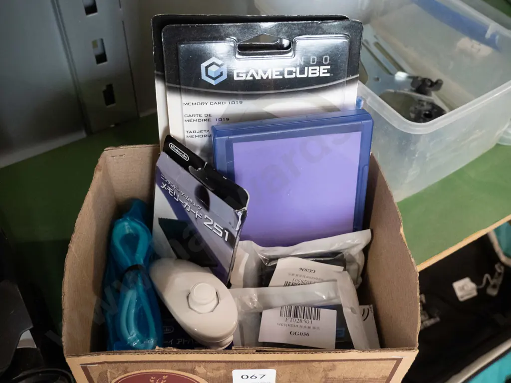 box  of 8 accessories used for gaming  Image 1++