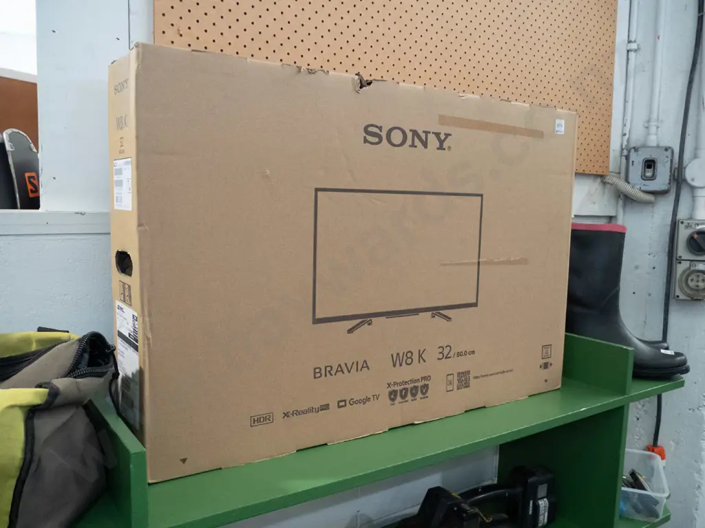 Sony Bravia 32 inch TV in a box  Image 1++