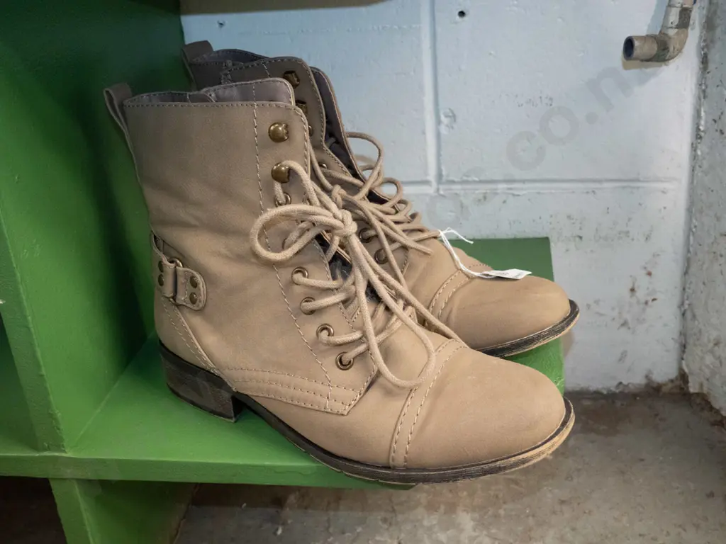 Pair of beige boots (size 8)  Image 1++