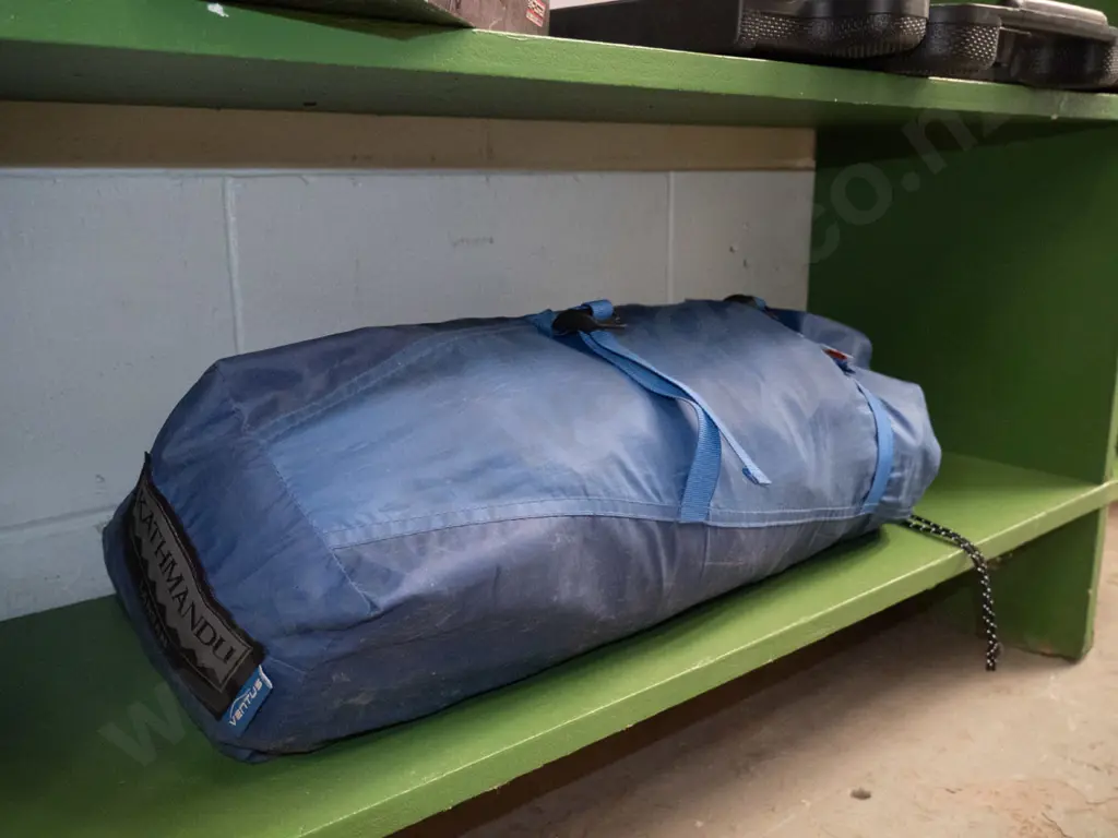 Kathmandu Lansan tent in blue carrybag  Image 1++