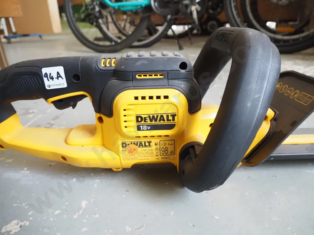Dewalt hedge trimmer Image 1++