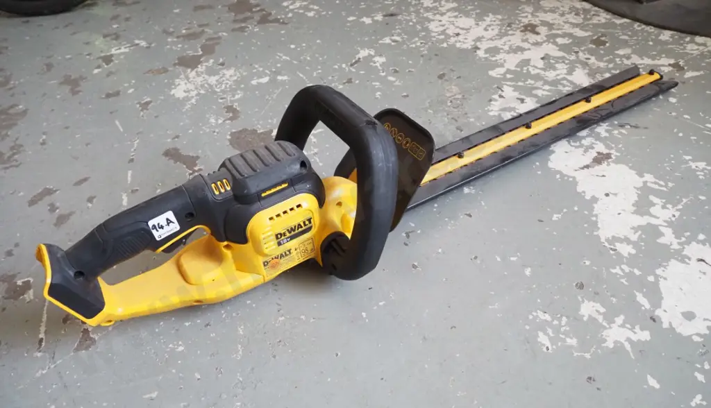 Dewalt hedge trimmer Image 1++