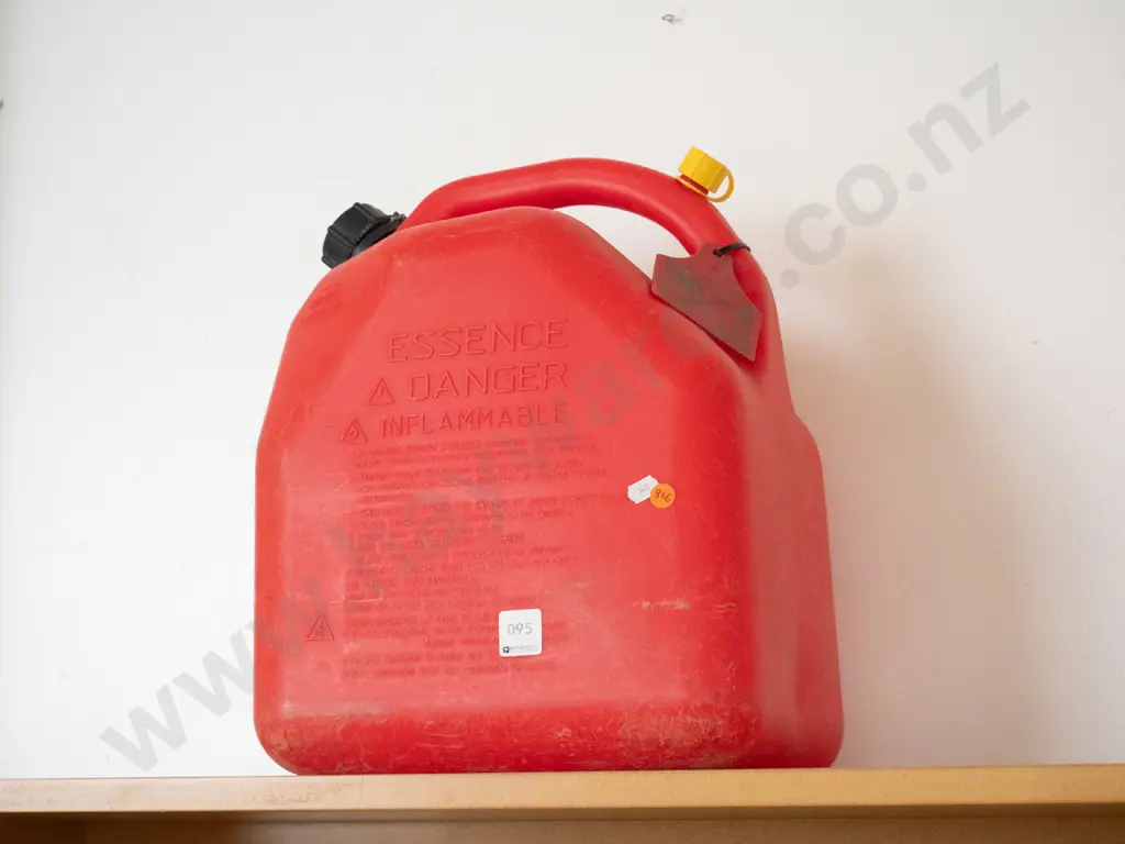 20L Red Petrol Can  Image 1++