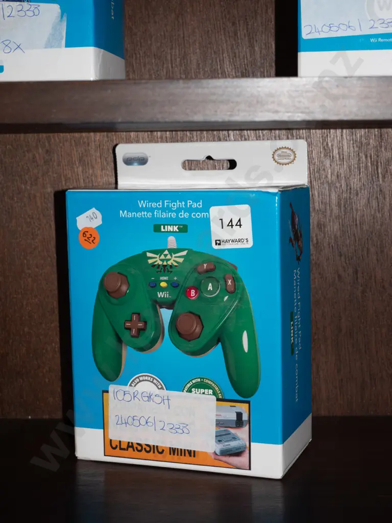 Wii wired fight pad  Image 1++