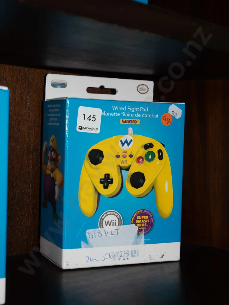 Wii wired fight pad  Image 1++