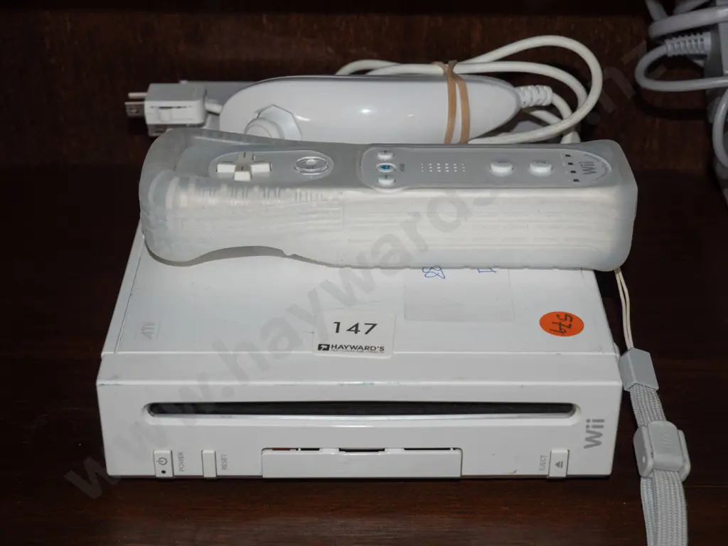 Wii Console and 2 controllers Image 1++