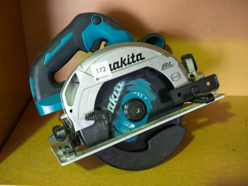 Makita 165mm battery skill saw Image 1++