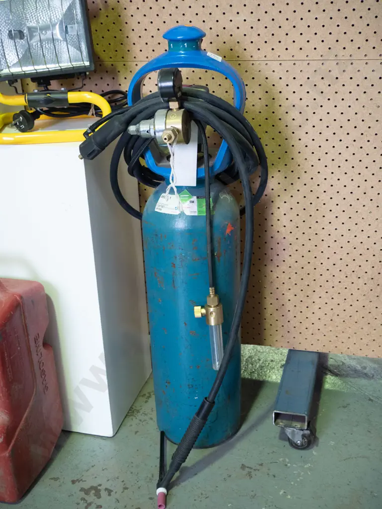 part tig welder and gas bottle Image 1++