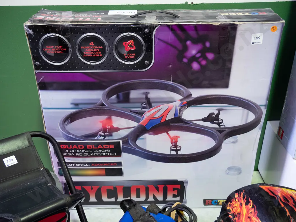 Cyclone Quad Blade Quadcopter Toy  Image 1++