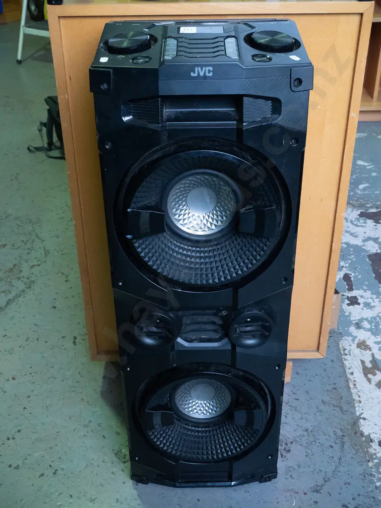 JVC portable stereo system - no power cord Image 1++