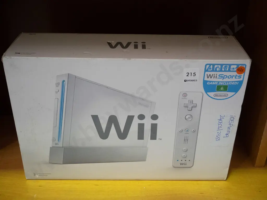 Nintendo Wii in white box  Image 1++