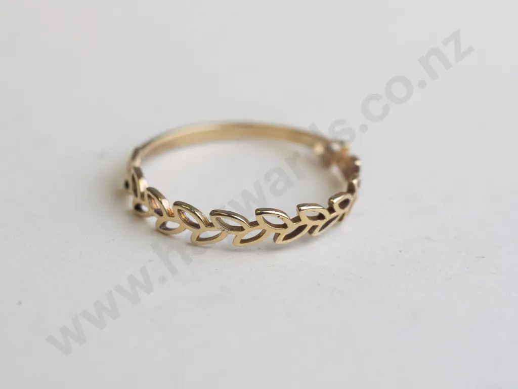 Gold Coloured Leaf Patterned Ring Image 1++