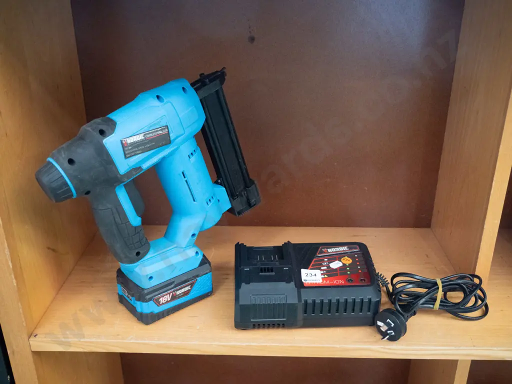 Nordic braiding gun & battery Charger Image 1++