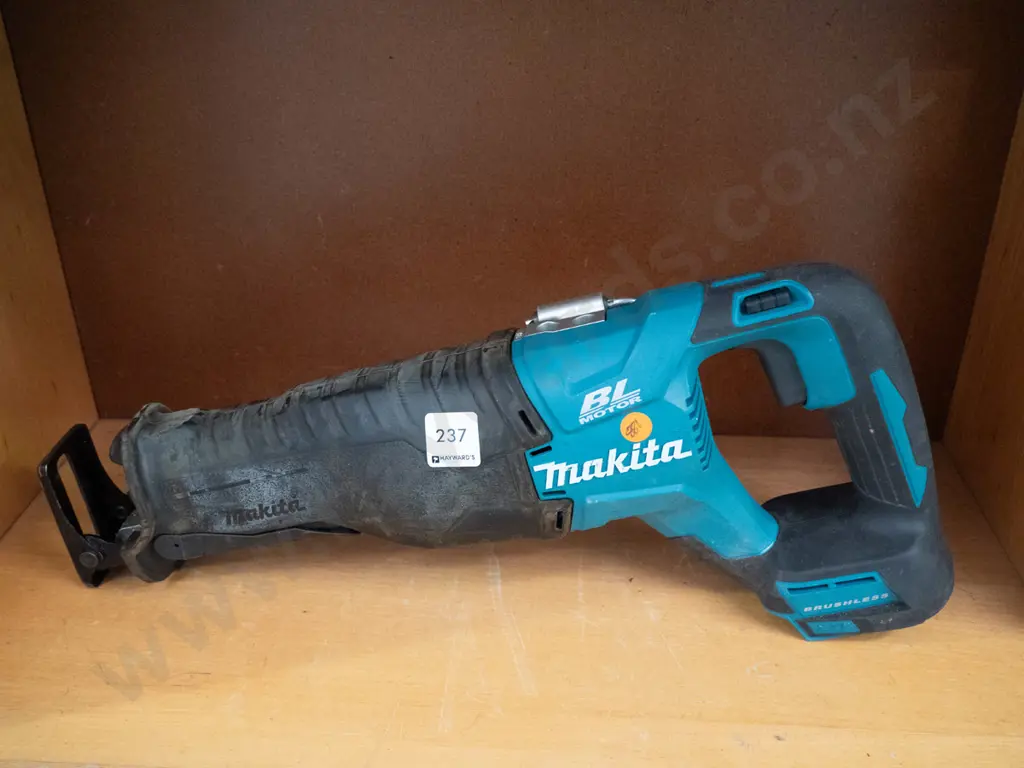 Makita Ssbre Tooth saw  Image 1++