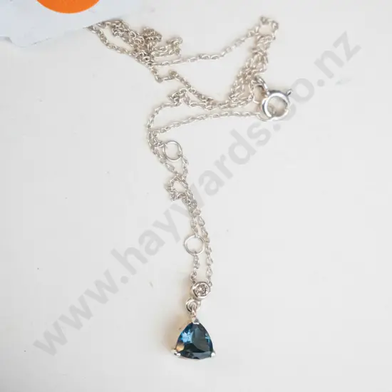 Silver chain with blue stone pendant 