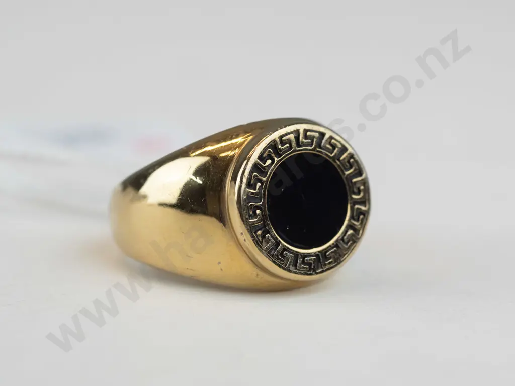 Gold coloured mens ring with black stone 1 Image 1++
