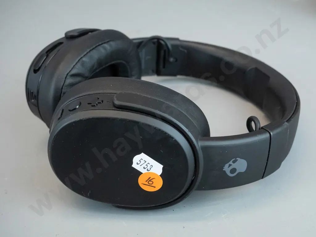 Skull Candy headphones 1 Image 1++