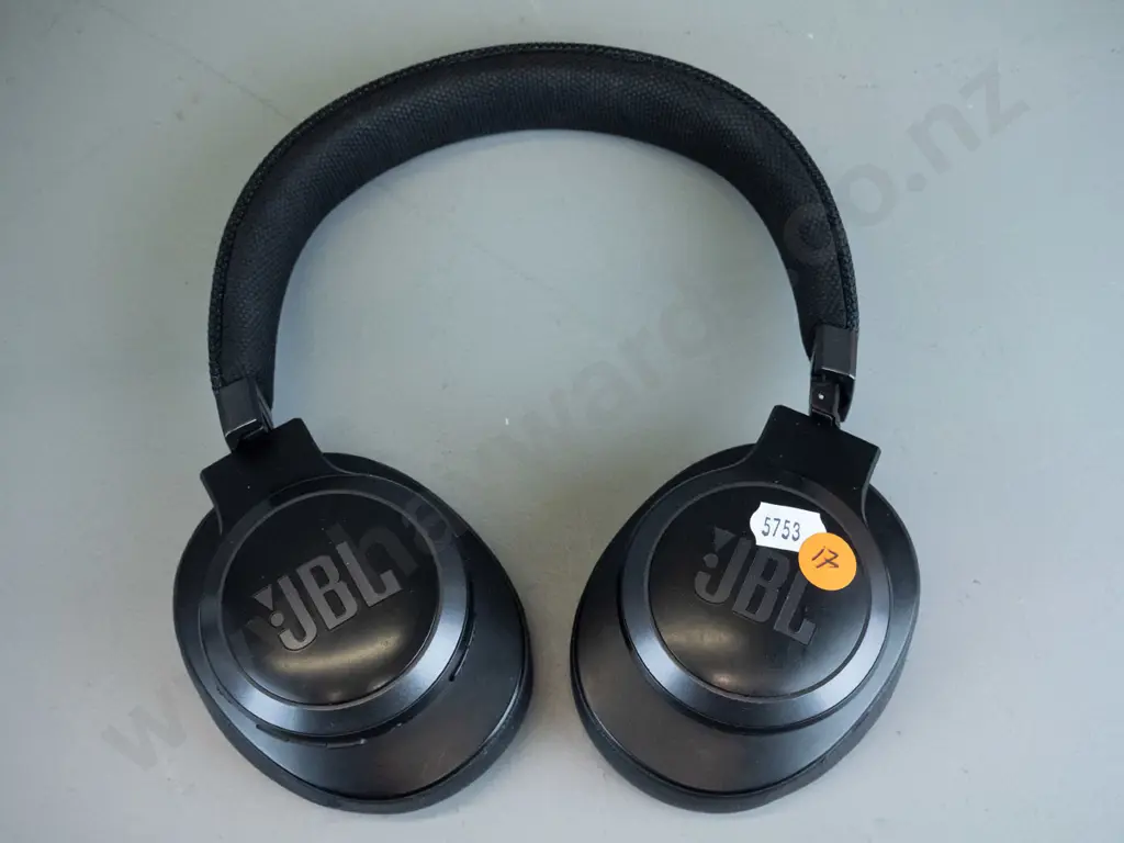JBL headphones Image 1++