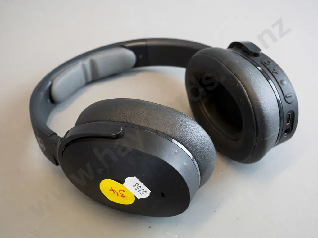 Skull Candy headphones 1 Image 1++