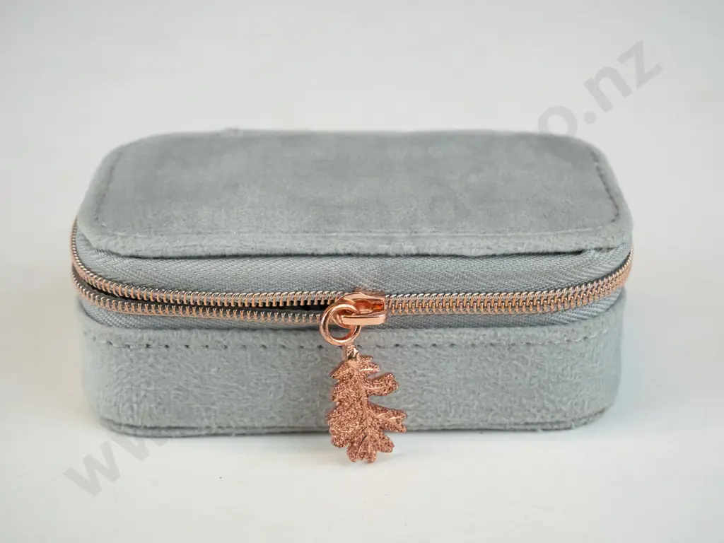 Miscellaneous jewellery  Image 1++
