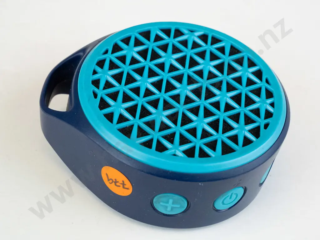Logitech bluetooth speaker - coloured blue  Image 1++