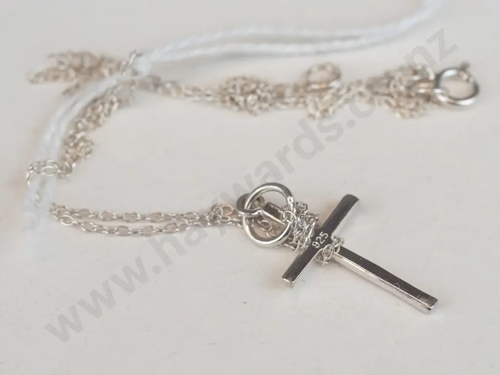 Necklace, silver Cross on very fine chain Image 1++