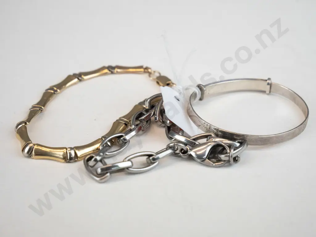 1 bangle & 2 x bracelets Image 1++