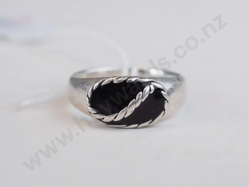 Silver Wolf Circus ring, rope patter across black front Image 1++