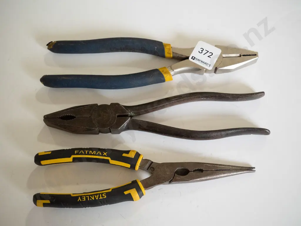 3 pairs of pliers Image 1++