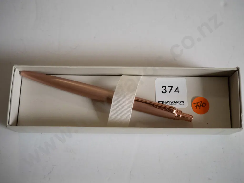 Pink pen in box  Image 1++