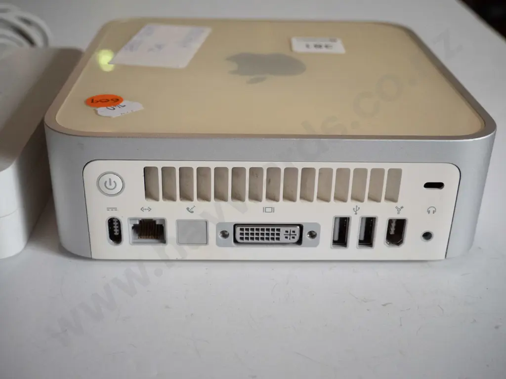 Mini Mac and cord  Image 1++
