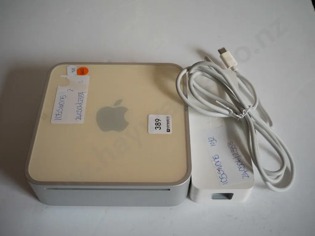 Mini Mac and cord  Image 1++