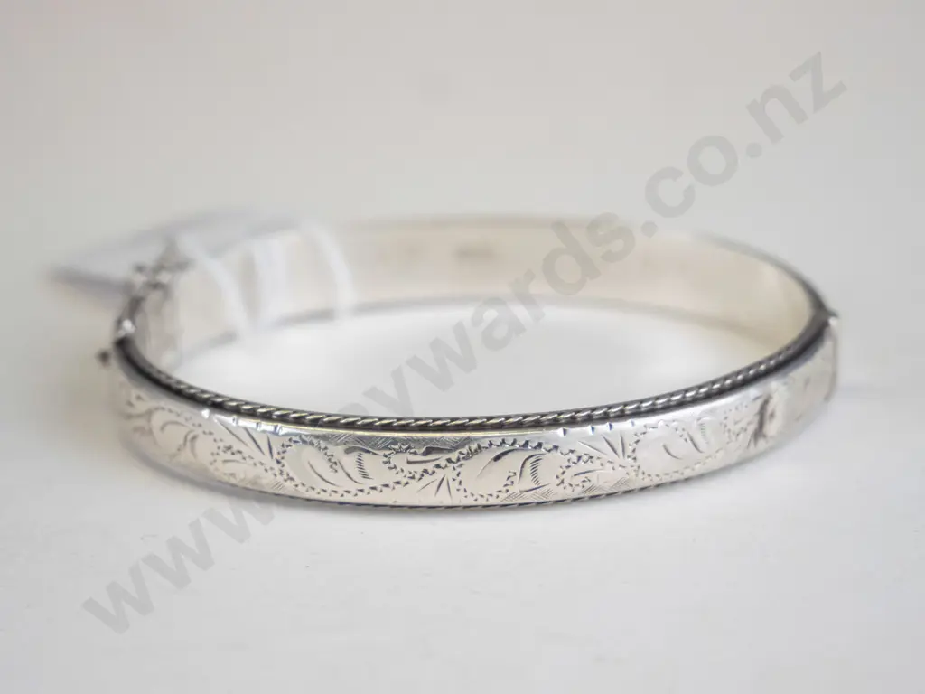 Silver bangle with inscription 'Kathryn love Ynyr' Image 1++