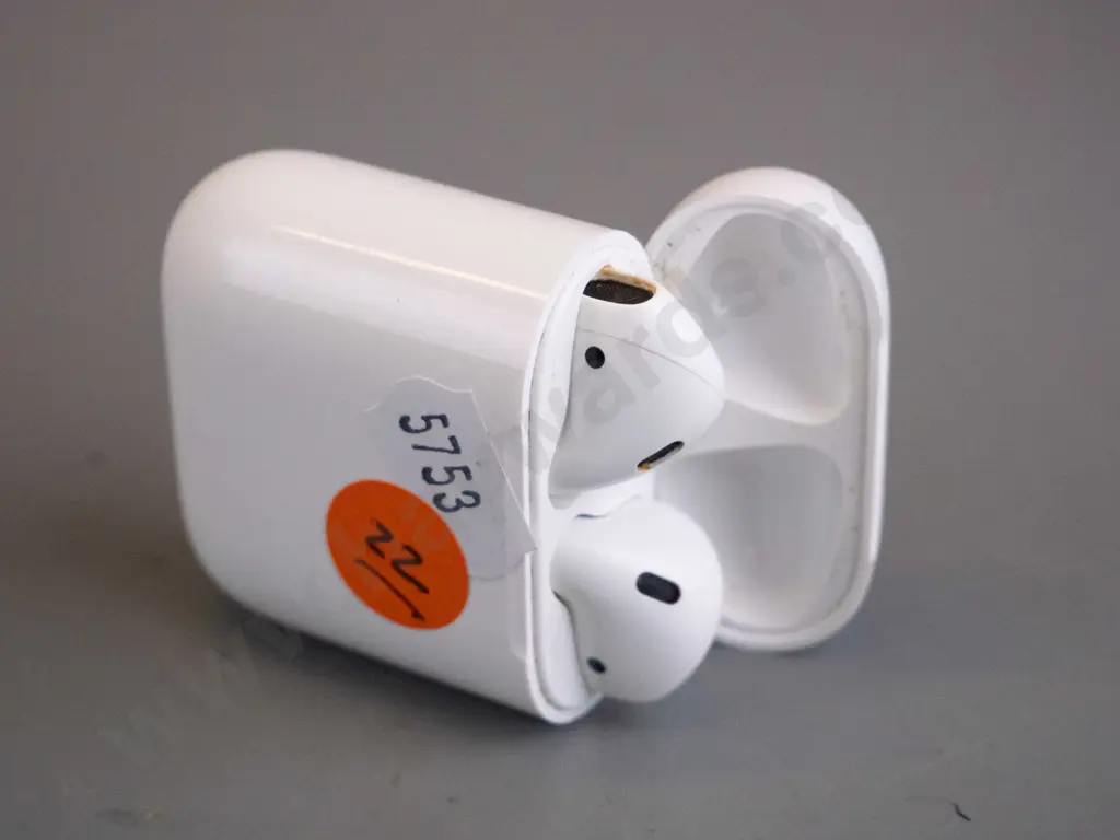 Apple airpods Image 1++