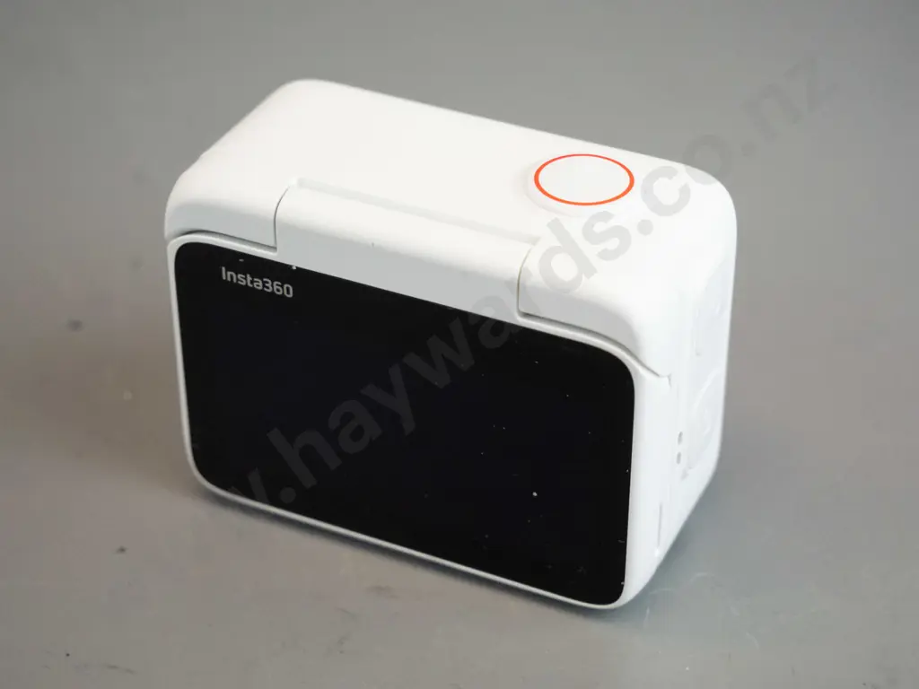 white Insta360 GO3 camera Image 1++