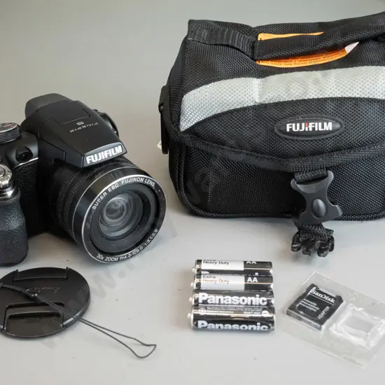 Fuji Film Finepix S4900