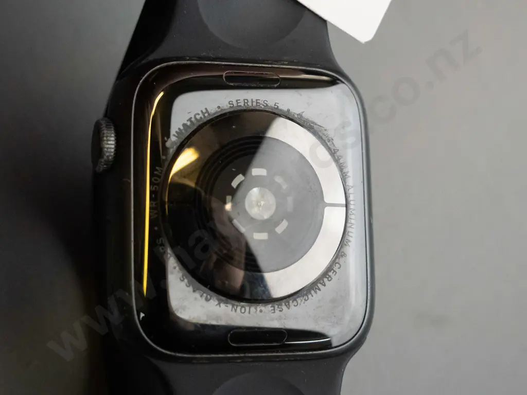 Apple watch series 5, black Image 1++