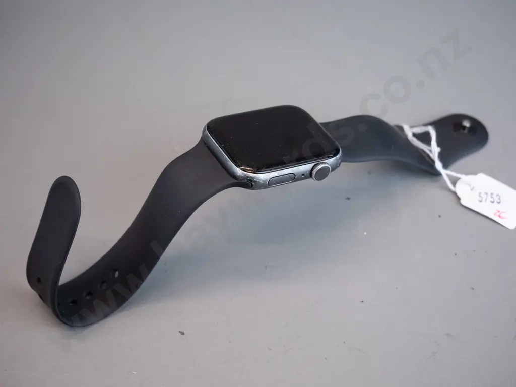 Apple watch series 5, black Image 1++