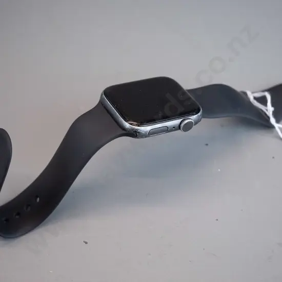 Apple watch series 5, black