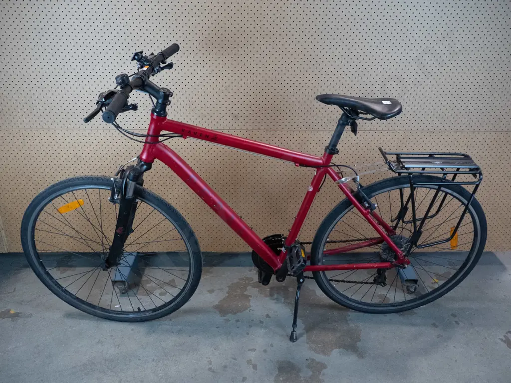 Red Raven Pedal MTB, blak handles and saddle has panier carrier on rear  Image 1++