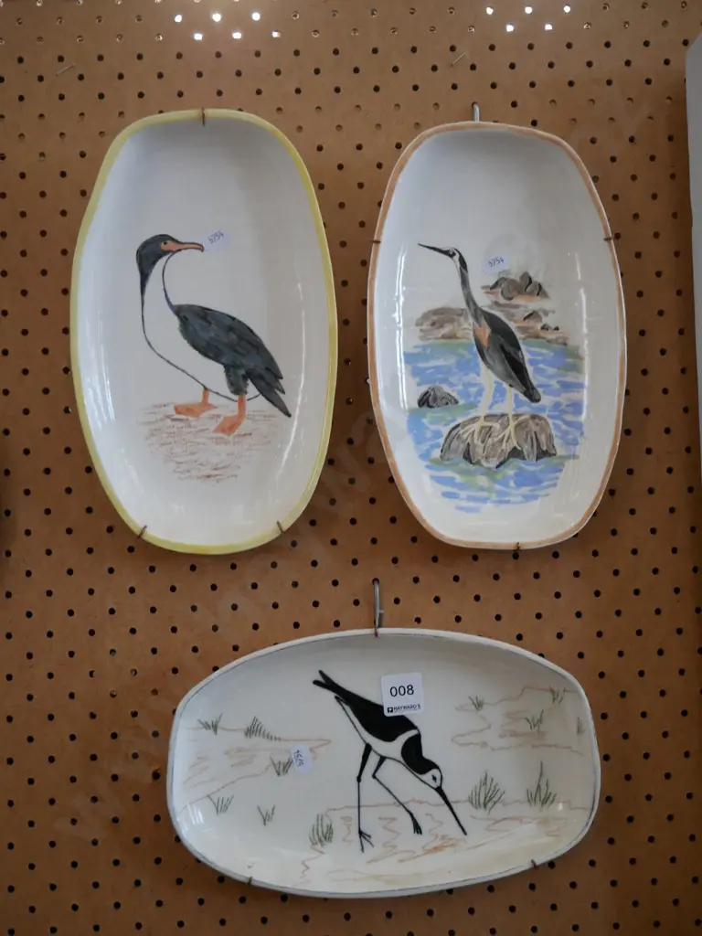 3 wall mounted hand painted bird themed bowls Image 1++